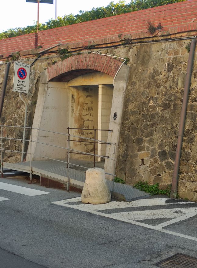 Rampa per uscita dal parcheggio - Moneglia