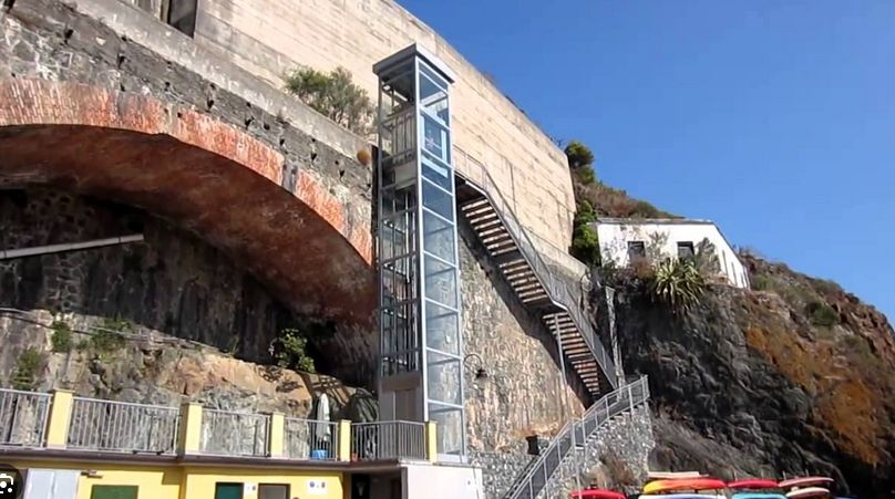Ascensore per andare alla passeggiata verso Bonassola